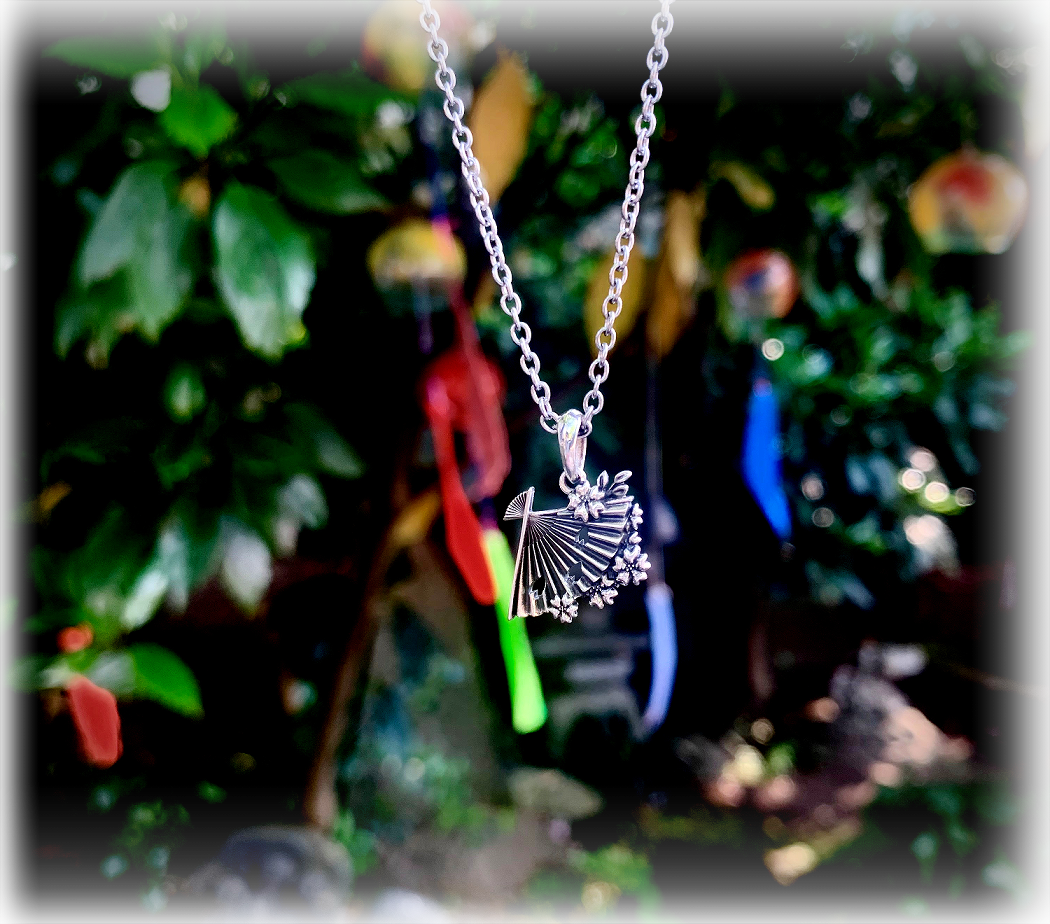 雨情華月アクセサリーブランド【月光華】新作ネックレス『恋風』|公式